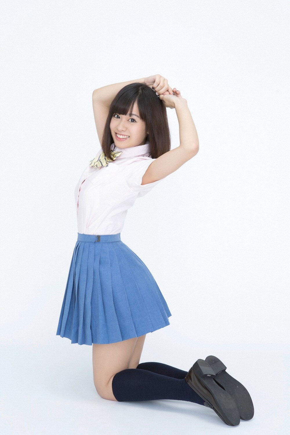 YS-Web-Vol.677Miyu Natsue 夏江美優 - パッチリおめめのGショック入学!!